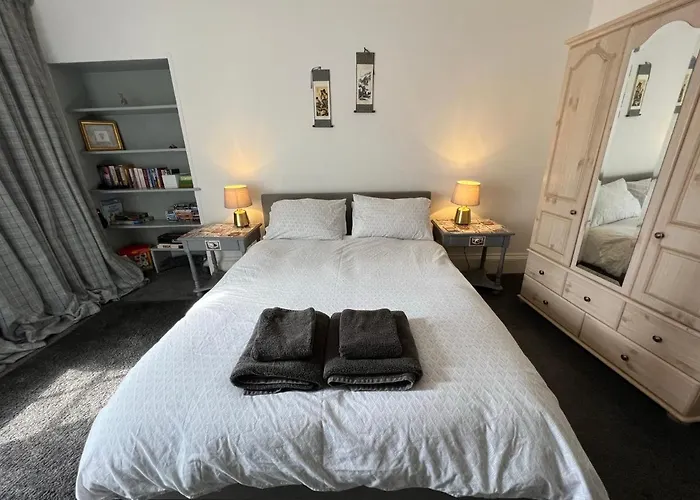 Stylish 2Nd Floor Georgian Period Flat